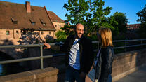 Bashar Walaya and his wife Lama Araban on a walk in the city center of Nürnberg.